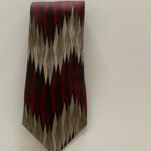 Beautiful regular size Men’s Tie; like new